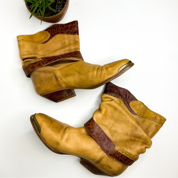 VINTAGE BOHO Tan Leather Boots - Picture 8 of 9